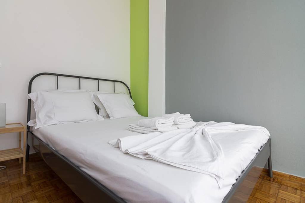 Brand New Stylish 2 Bedroom Apartment Athens Luaran gambar